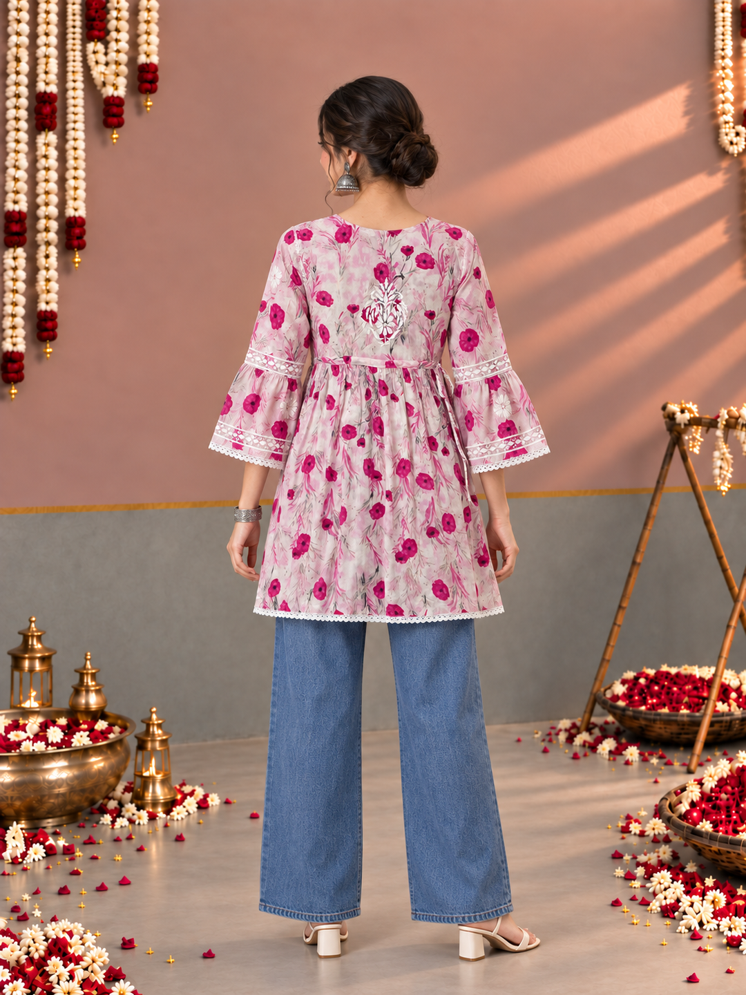 Dhara Mulmul Chikankari Printed Short Gown