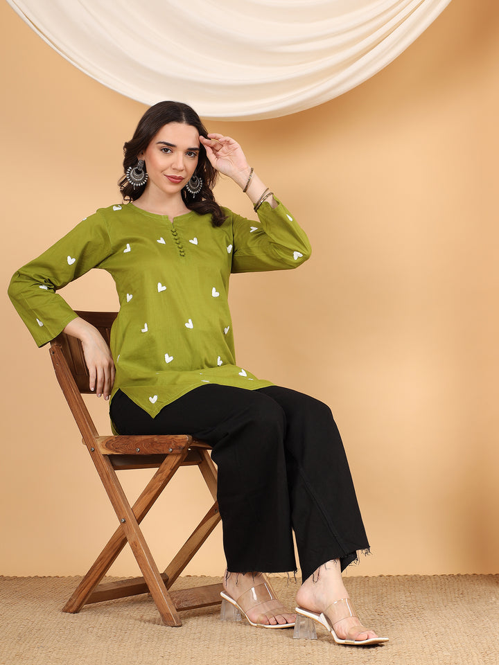 sitara Chikankari Cotton Short Kurti for Women – Handcrafted Lucknowi Chikan Kurta in Ivory with Floral Embroidery