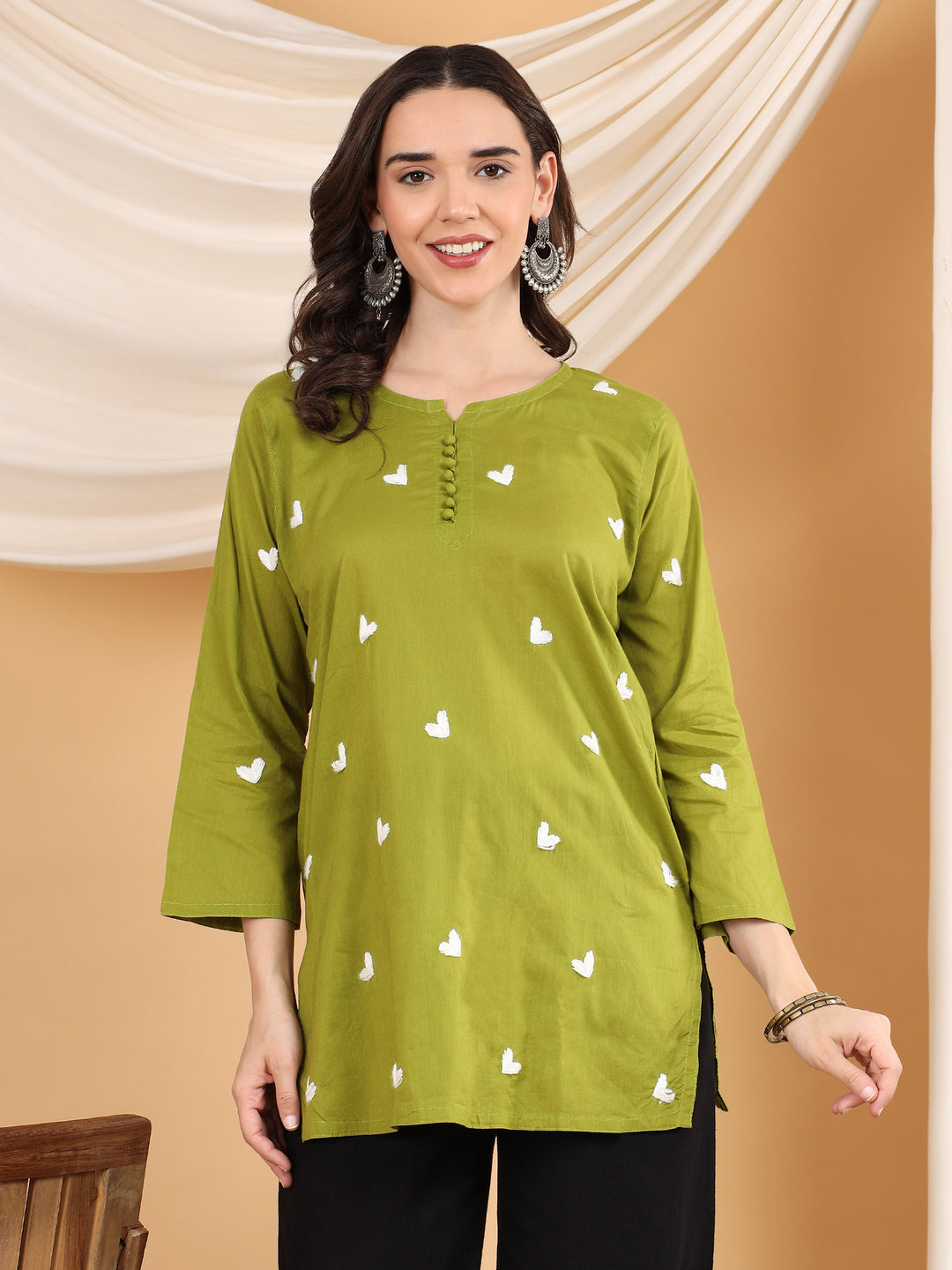 sitara Chikankari Cotton Short Kurti for Women – Handcrafted Lucknowi Chikan Kurta in Ivory with Floral Embroidery