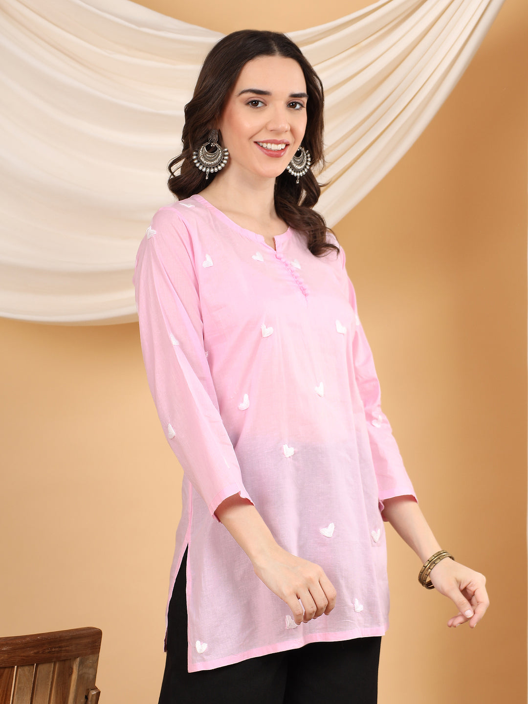 sitara Chikankari Cotton Short Kurti for Women – Handcrafted Lucknowi Chikan Kurta in Ivory with Floral Embroidery