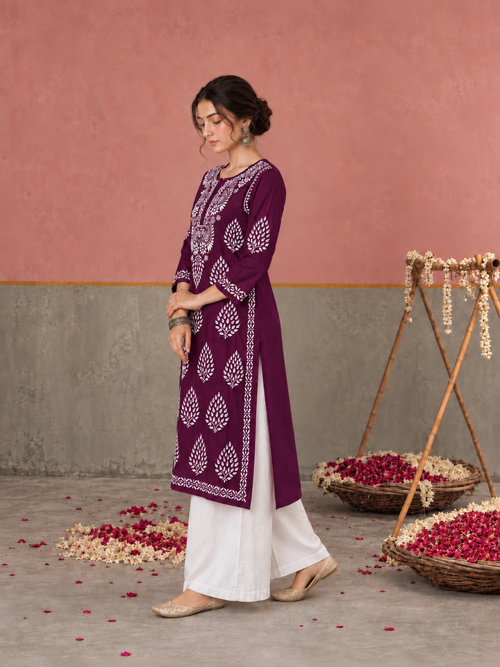Nazm Chikankari Rayon Straight Kurta