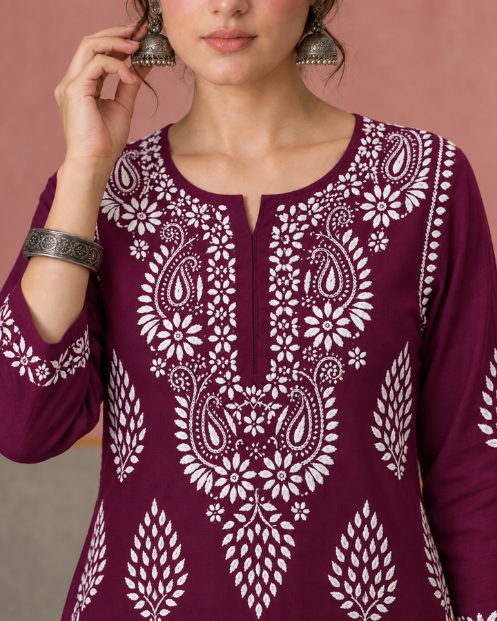 Nazm Chikankari Rayon Straight Kurta