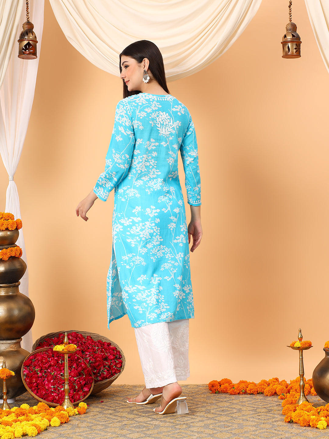 Zainab Chikankari Mulmul Straight Kurta