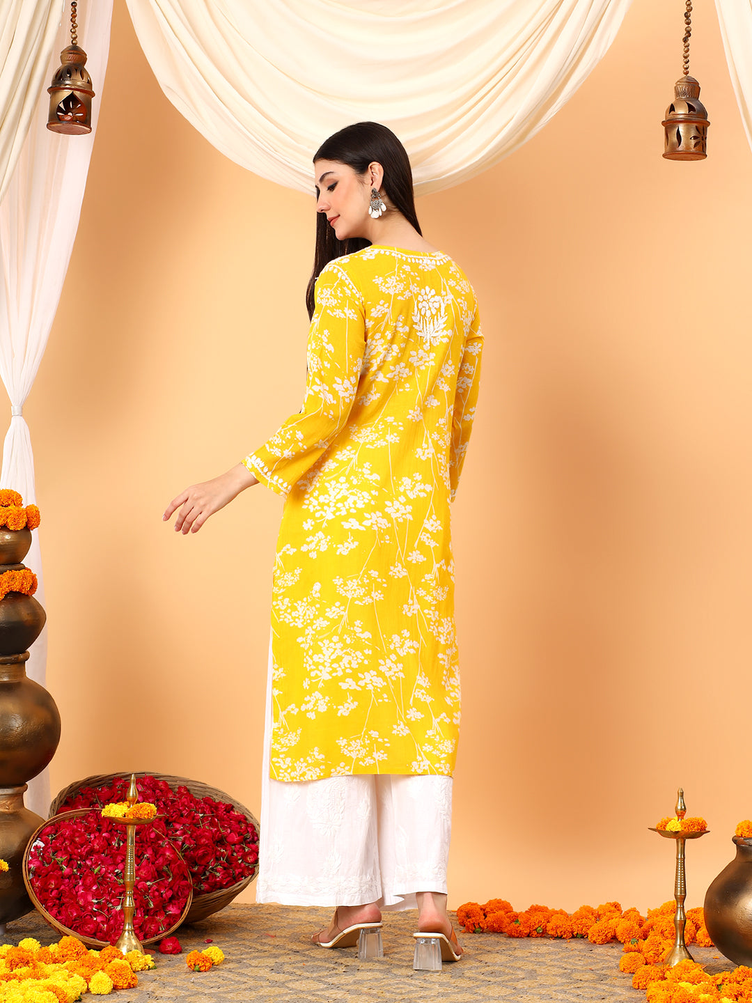 Zainab Chikankari Mulmul Straight Kurta