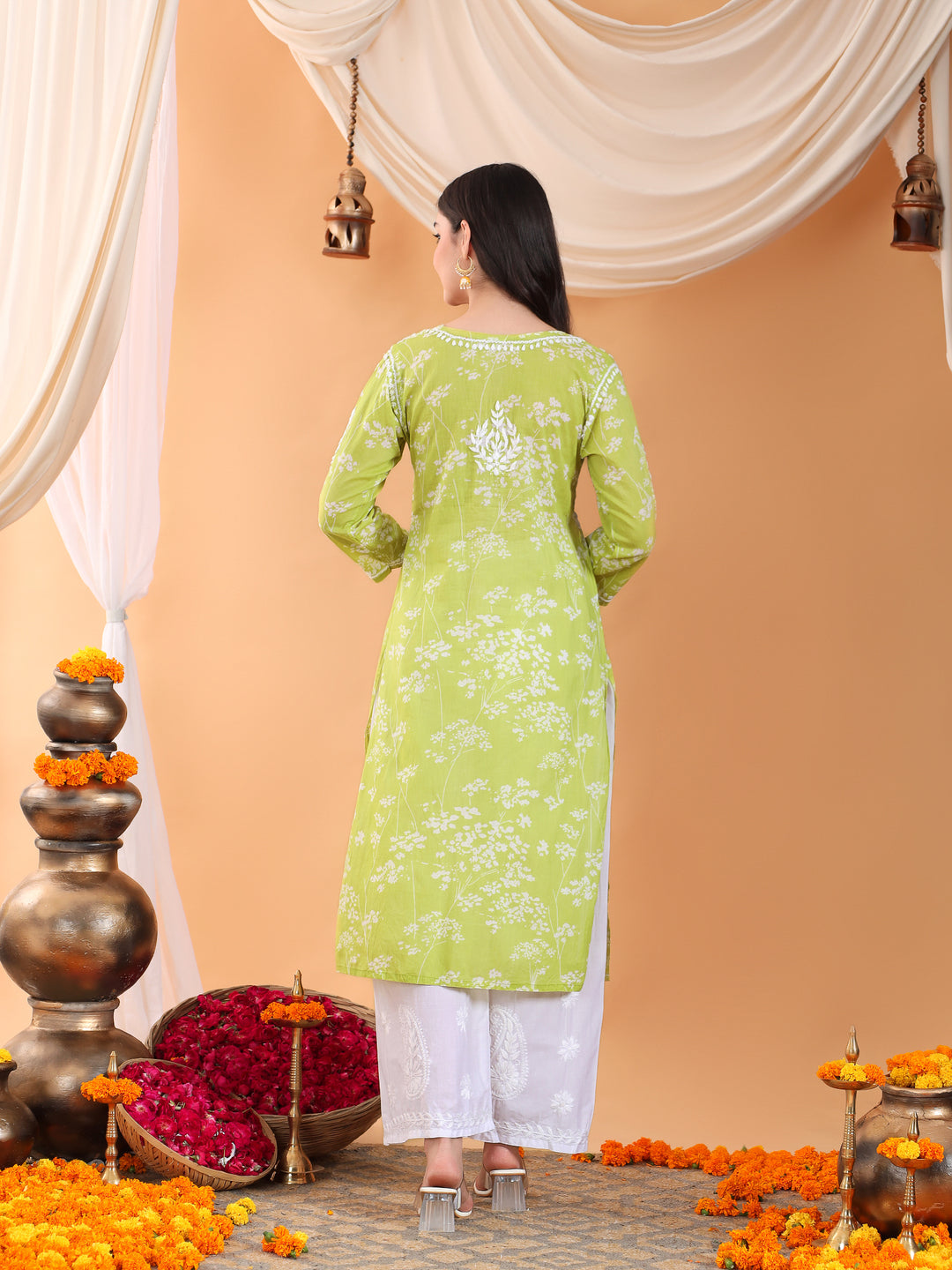 Zainab Chikankari Mulmul Straight Kurta