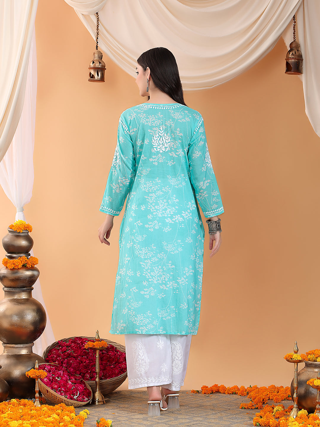 Zainab Chikankari Mulmul Straight Kurta